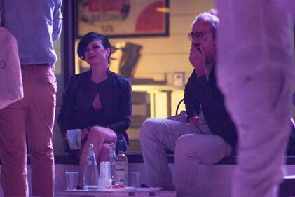 Dolcenera sexy in minigonna sulla Versilia notturna 12