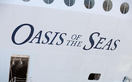 La nave da crociera più grande del mondo sbarca in Italia 8