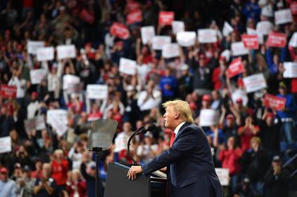 Il presidente Trump in campagna elettorale a Lexington 7