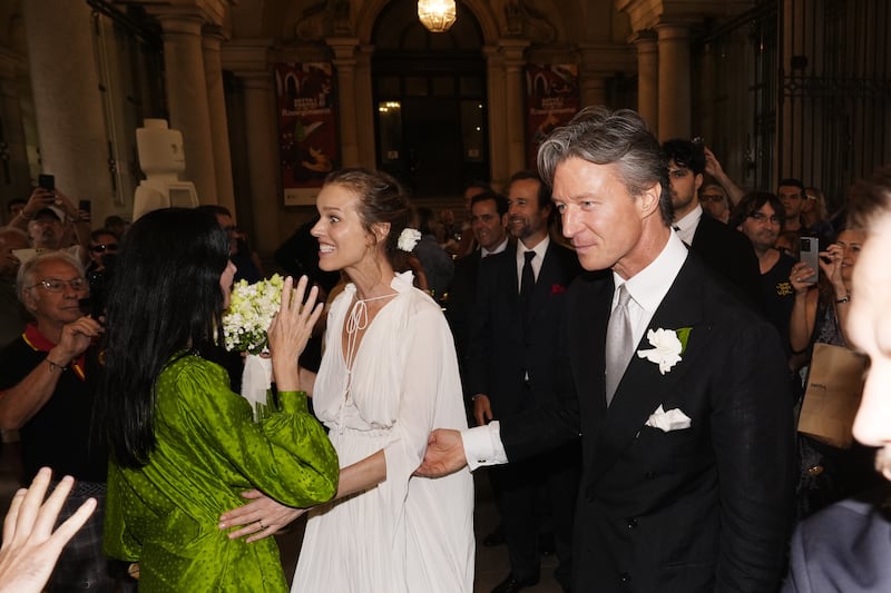 Eva Herzigova e Gregorio Marsiaj si sono sposati: dopo oltre vent’anni d'amore e tre figli la coppia ha detto sì a Torino