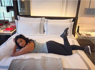 Demi Lovato, sexy trasparenze allo specchio 3