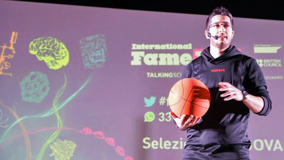 C'è Perri, astrofisico rockstar e il Planetario sembra lo stadio