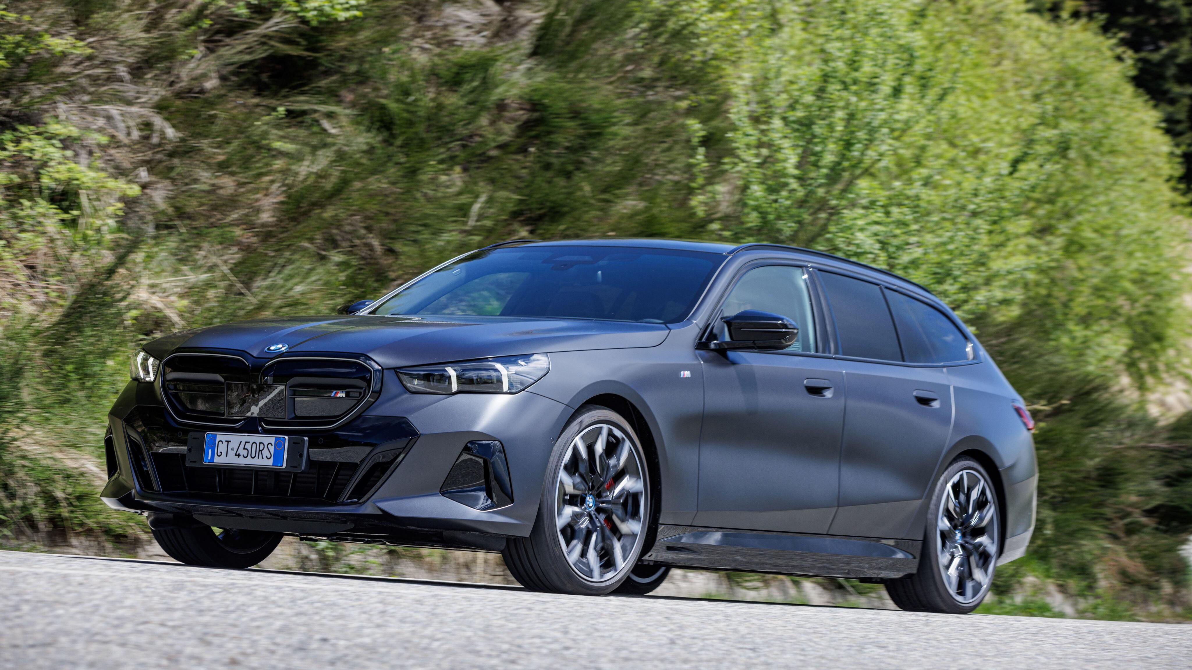 BMW Serie 5 Touring, sei generazioni e ancora tanta voglia di stupire