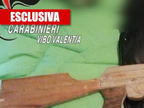 Un kalashnikov giocattolo: così la 'ndrangheta arruola i bambini