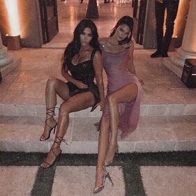 Kim Kardashian mozzafiato su Instagram: foto 7