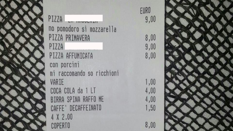 Taranto, scontrino omofobo: "Mi raccomando so ricchioni"