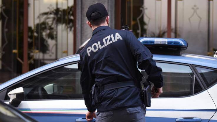 Viareggio, folle inseguimento: marocchino in fuga sperona volante