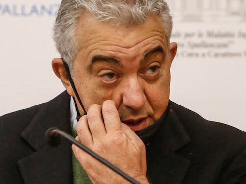 "Abbiamo parlato delle mascherine l'11 marzo". Gli sms che inguaiano Arcuri