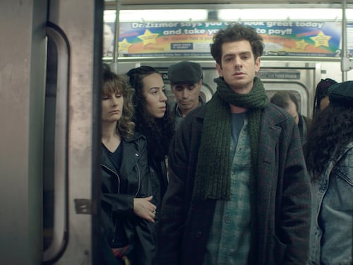Andrew Garfield fa 40 anni: da Spiderman al Golden Globe, le 7 interpretazioni migliori