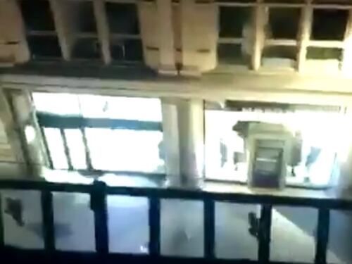 Panico a Strasburgo, sparatoria sulla folla ai mercatini di Natale. Attentatore schedato: "Sfuggito all'arresto nella mattinata"