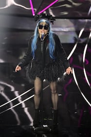 Sanremo 2024: ecco il look della finalissima del Festival di Loredana Berté 2