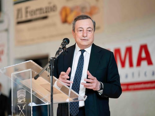 I dubbi di Draghi su Vladimir: "Mosca ha alzato un muro". Ue contro il piano per la pace