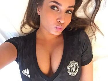 La fan sexy del Manchester United, le foto 1