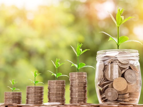 Quattordicesima in arrivo: la doppia data, gli importi e il caso dei pensionati