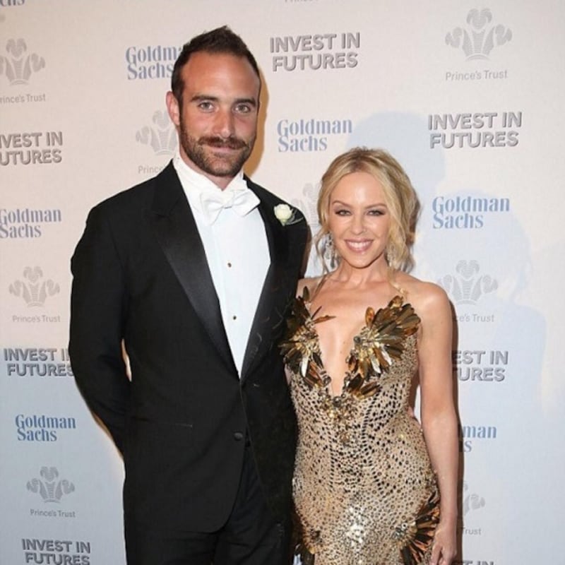 Kylie Minogue e Joshua Sasse fidanzati ufficialmente: foto 1