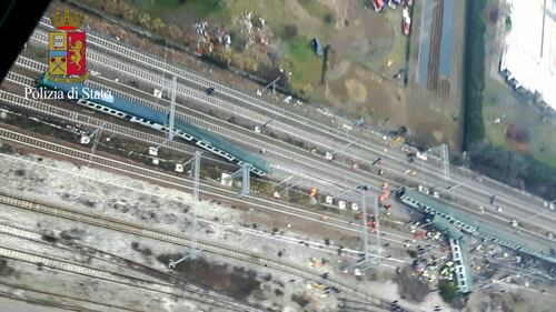 Treno deragliato, le immagini dall'alto 3
