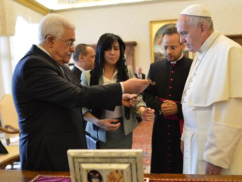 Ira d'Israele dopo il tour in Vaticano di Abu Mazen: smetta di attaccarci
