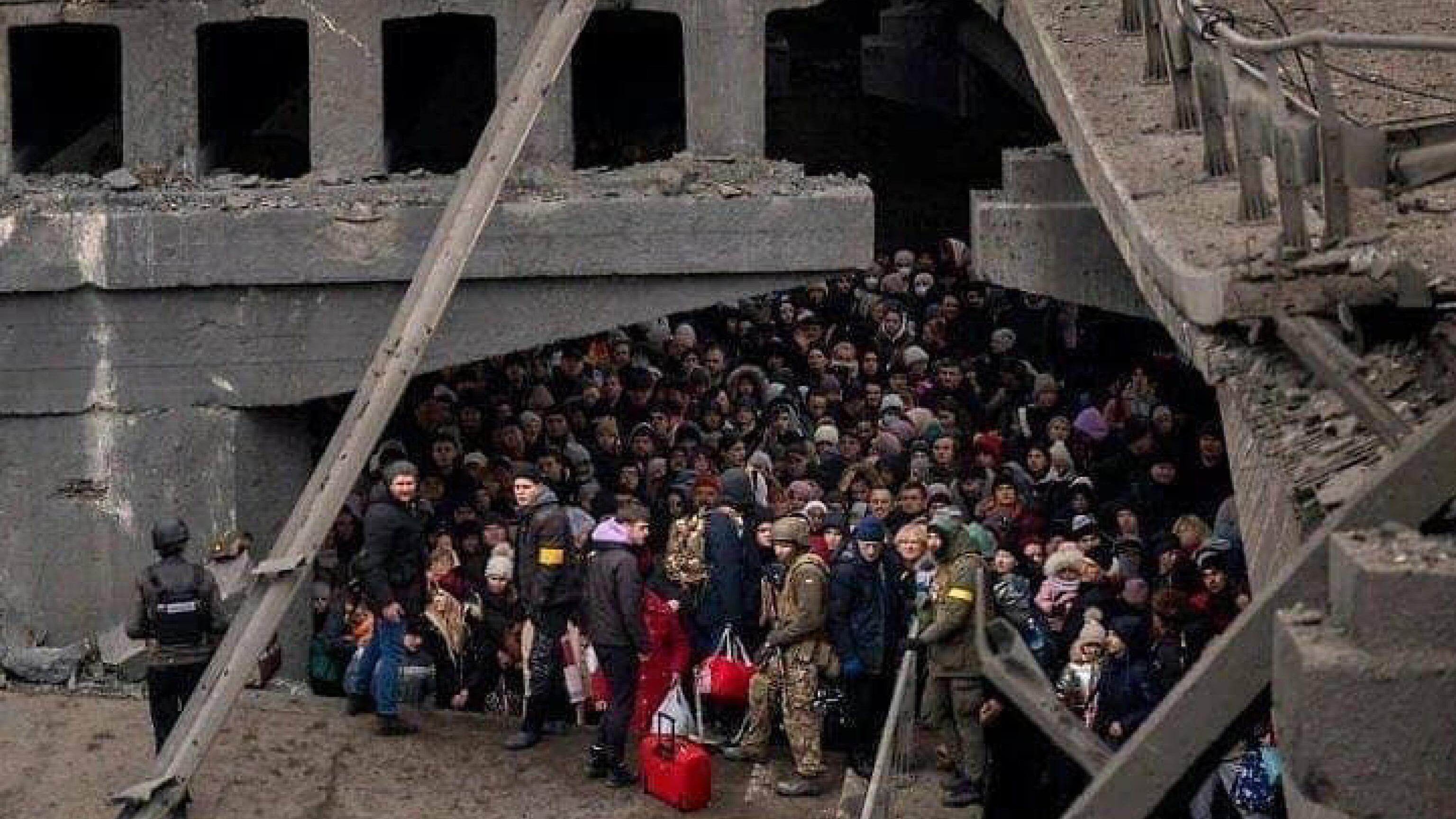 Evacuazione a Mariupol. Ma i russi entrano in città