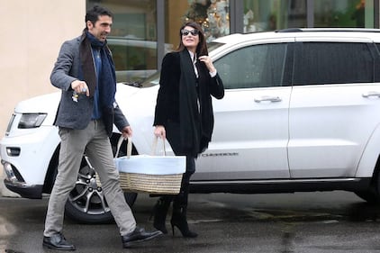 Ilaria D'Amico e Gigi Buffon, passione in piscina e pancino sospetto 23