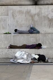 La farsa di Pisapia: immigrati sgomberati ​fuori dalla stazione 10