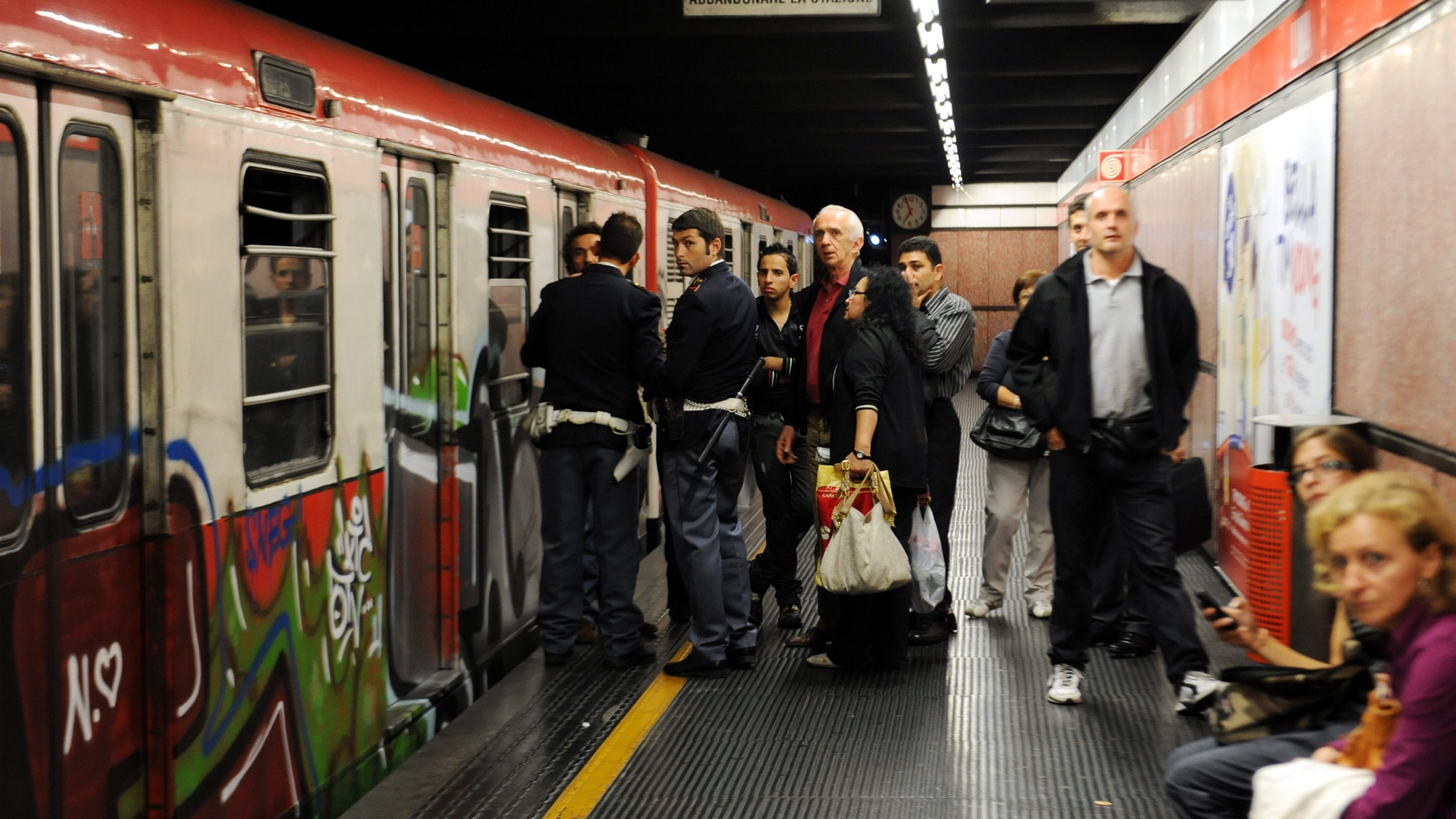 Dalla scuola ai trasporti: ecco cosa succede con lo sciopero di domani