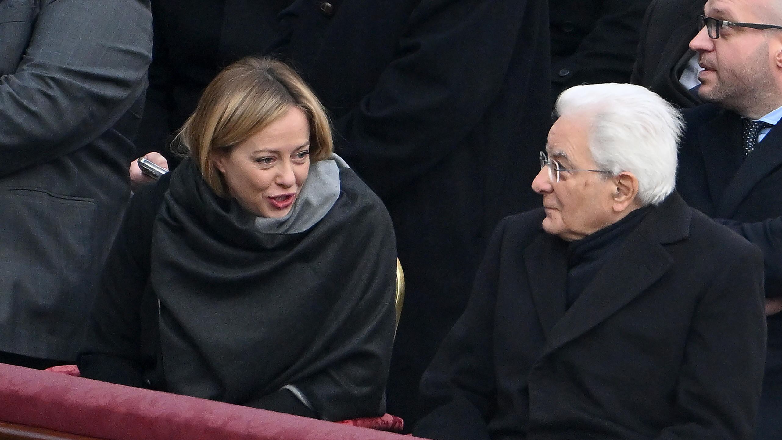 Da Meloni a Draghi: la politica prega per Benedetto XVI