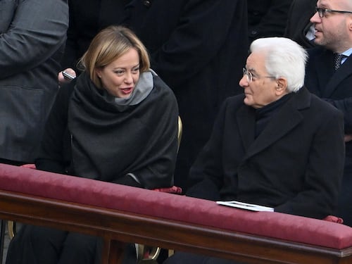 Da Meloni a Draghi: la politica prega per Benedetto XVI