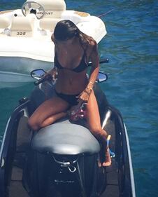 Belen Rodriguez al mare con Santiago, foto 12