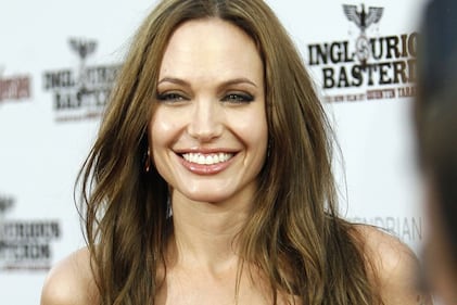 Angelina Jolie troppo magra, Brad Pitt le lancia un ultimatum 50