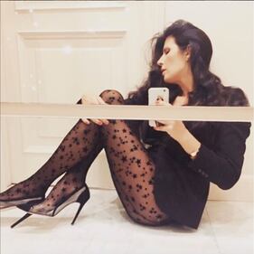 Pamela Prati, sexy selfie con il look fetish 9