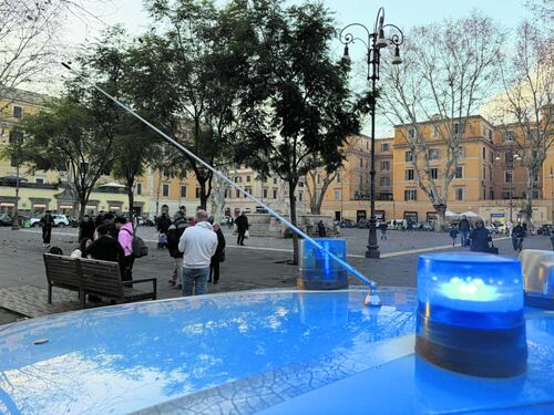 Studente di 17 anni accoltellato al collo per una lite a scuola: è grave