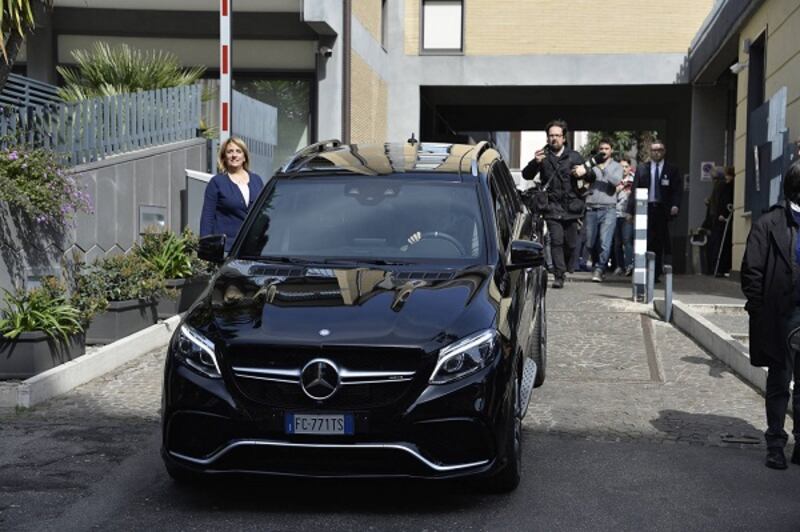 Francesco Totti e Ilary Blasi, primi scatti con la piccola Isabel: foto 3