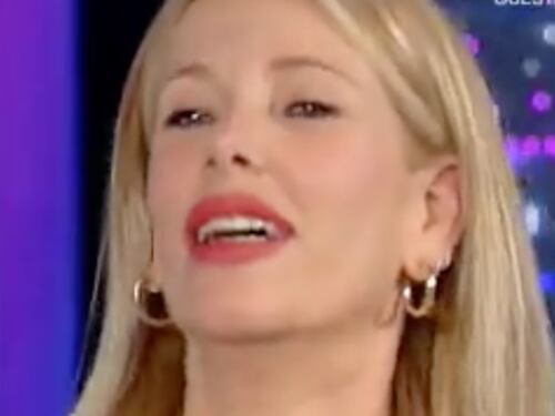 La Marcuzzi canta (e balla) con la Venier
