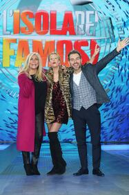 Isola dei Famosi 2018, Alessia Marcuzzi e gli opinionisti 5