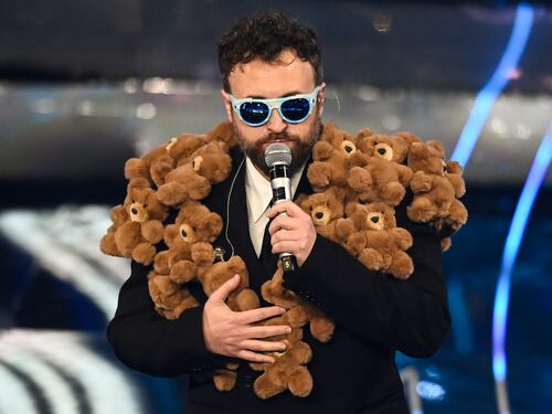 "Cessate il fuoco". Il monologo di Dargen D'Amico a Sanremo