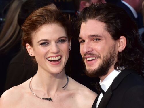 Kit Harington: lato b nudo in mostra a teatro