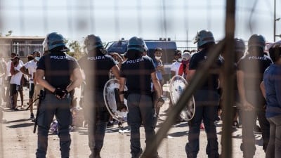 Nuove fughe di massa e rivolte. "Non vogliono fare la quarantena"