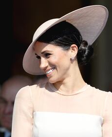 Meghan Markle solare alle celebrazioni per Carlo 9