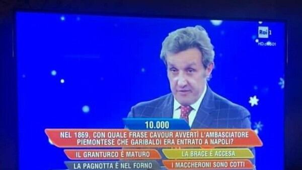 Clamorosa gaffe di Insinna a L'Eredità: "Ignoranti"