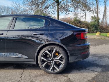 Polestar 2, guarda le foto 19