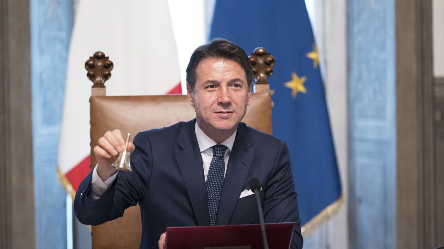 I sondaggi bocciano il Conte 2. E lui teme trappoloni in Senato