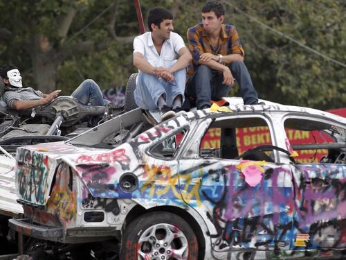 Turchia, il "no" dei ribelli a Erdogan: Gezi Park è ancora occupato