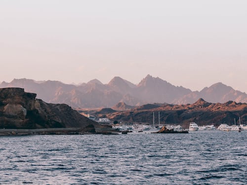 Muore a 6 anni in vacanza a Sharm. Il padre è grave