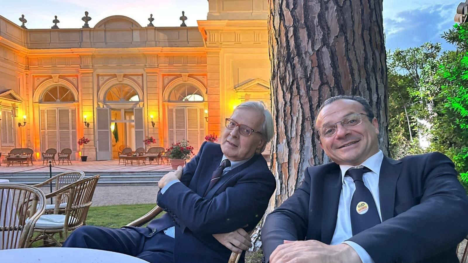 "Condividiamo molti temi". Quell'intesa tra Cateno De Luca e Sgarbi che spaventa i dem