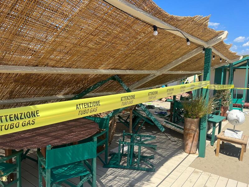 Suv sulla spiaggia a folle velocità: l'incidente a Forte dei Marmi 5