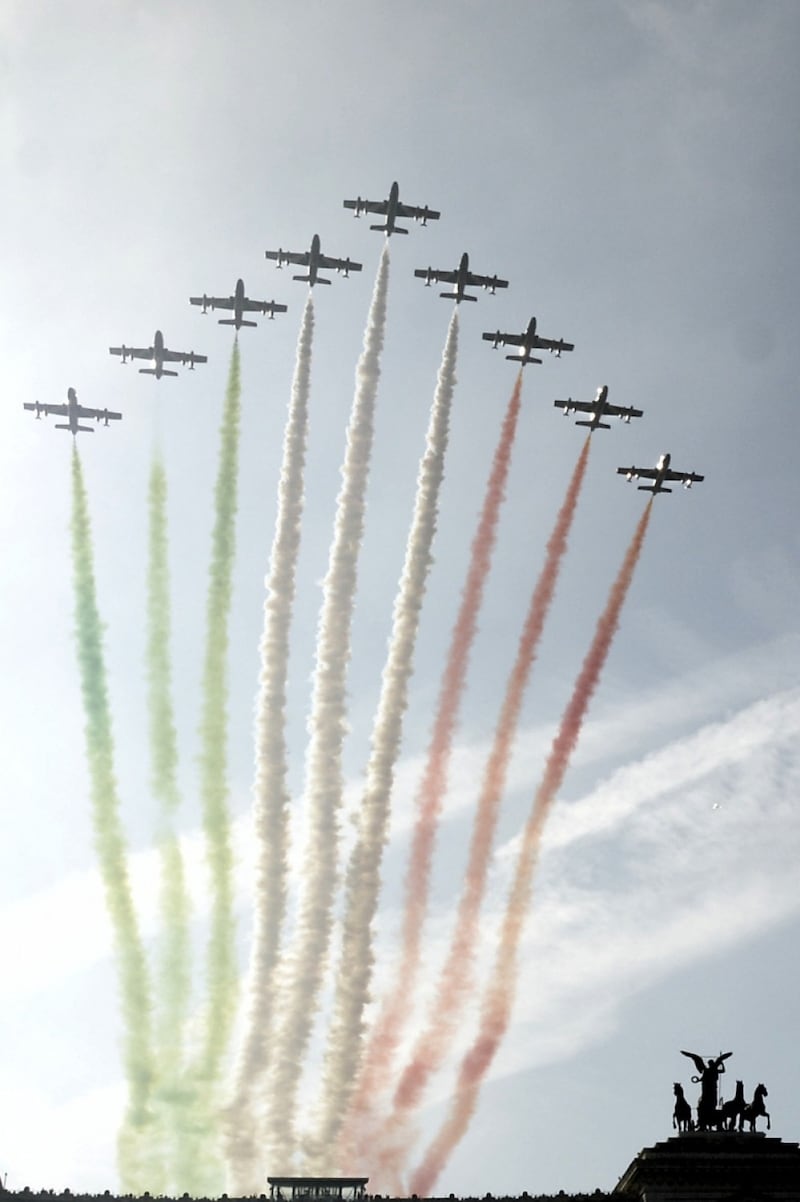 La sfilata delle Forze armate 2