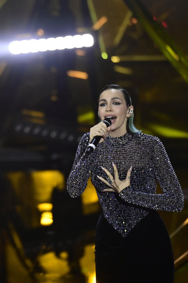 Sanremo 2024: ecco il look della finalissima del Festival di Rose Villain 6