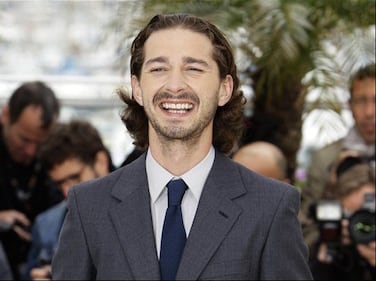 Shia LaBeouf e la sua futura sposa Mia Goth 1