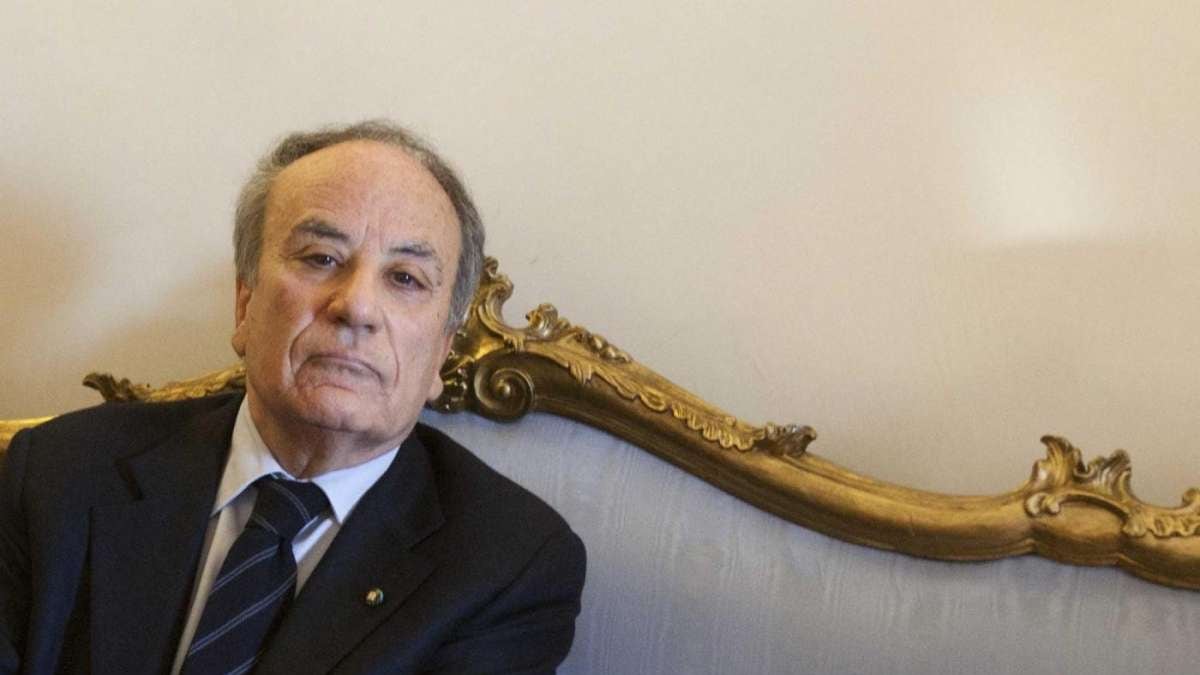"Nessuno tocca i colossi della rete"