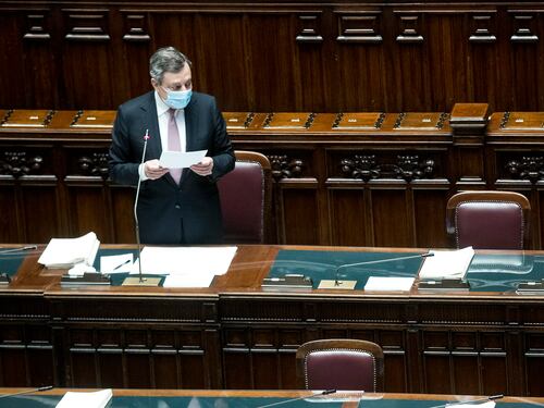 Il timing del premier per silenziare i partiti